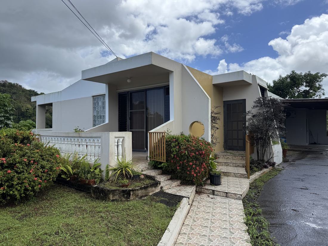 A single-story home in Puerto Rico